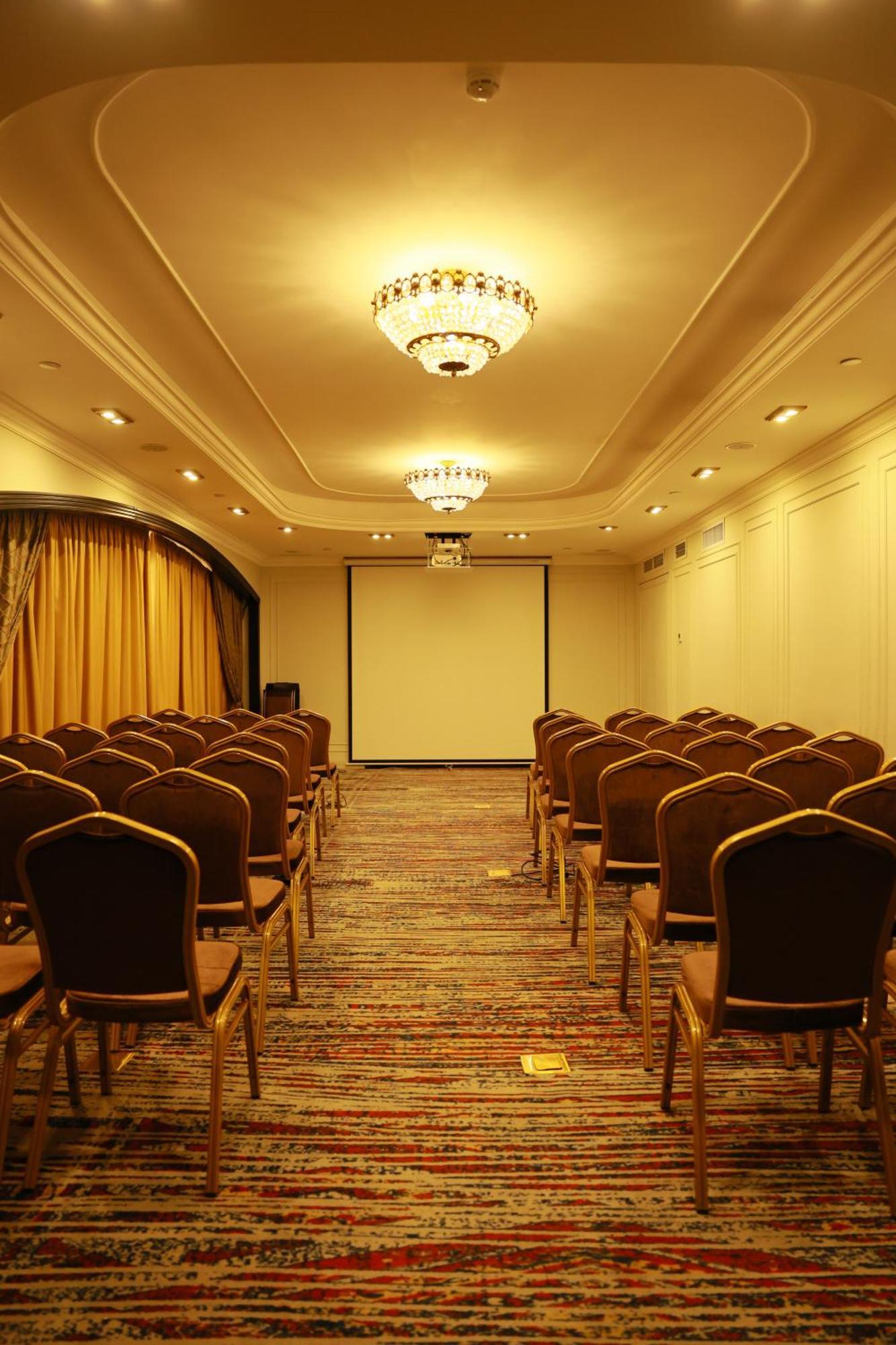 Golden Palace Hotel Γιερεβάν Εξωτερικό φωτογραφία