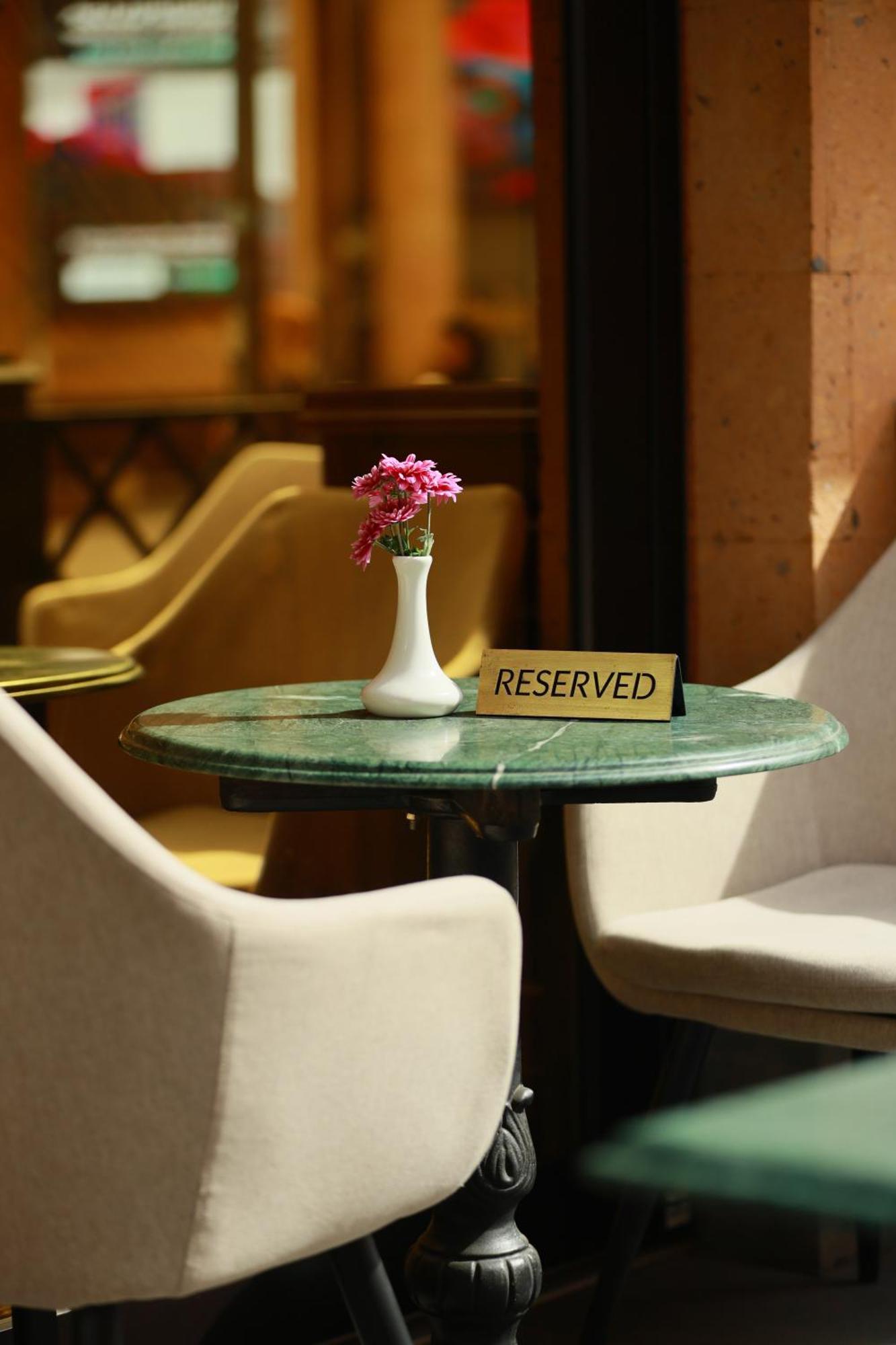 Golden Palace Hotel Γιερεβάν Εξωτερικό φωτογραφία