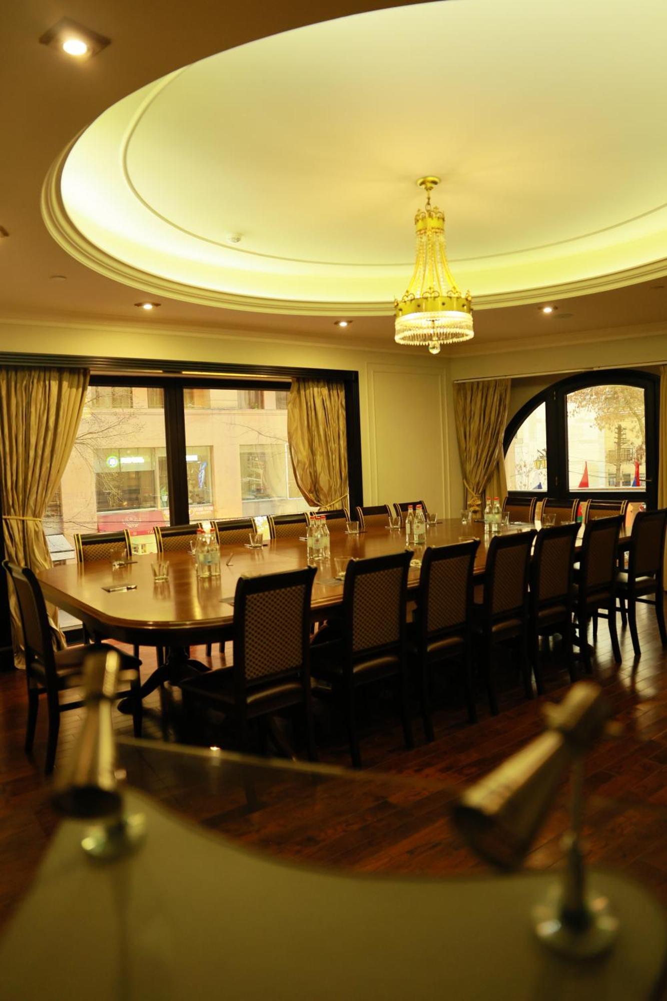 Golden Palace Hotel Γιερεβάν Εξωτερικό φωτογραφία
