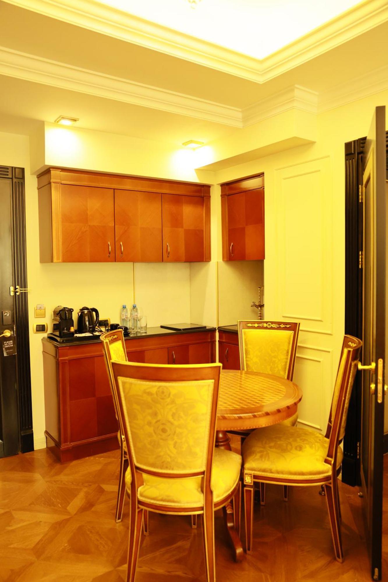 Golden Palace Hotel Γιερεβάν Εξωτερικό φωτογραφία