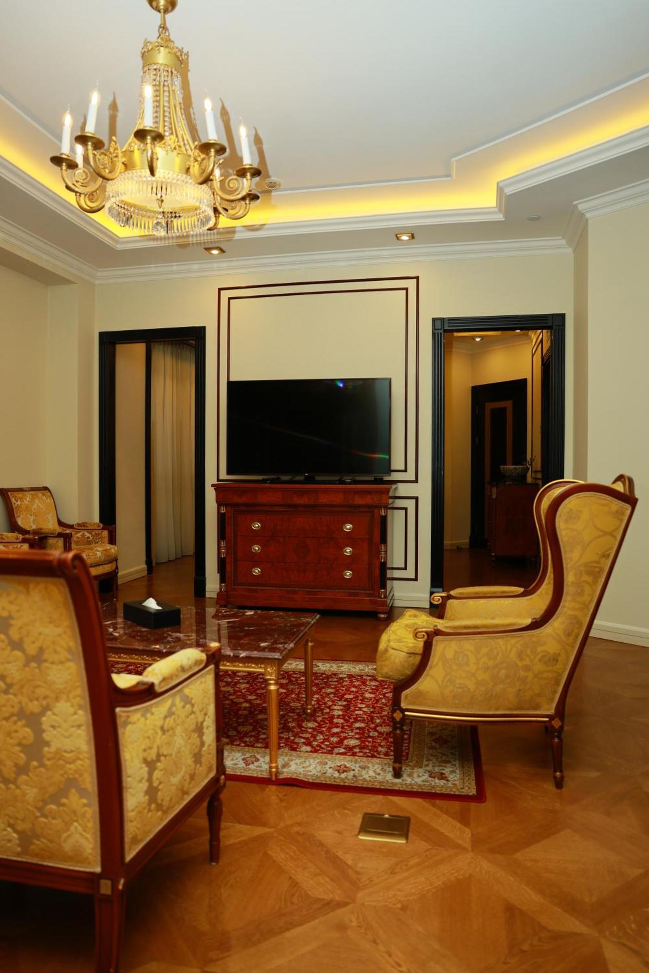 Golden Palace Hotel Γιερεβάν Εξωτερικό φωτογραφία