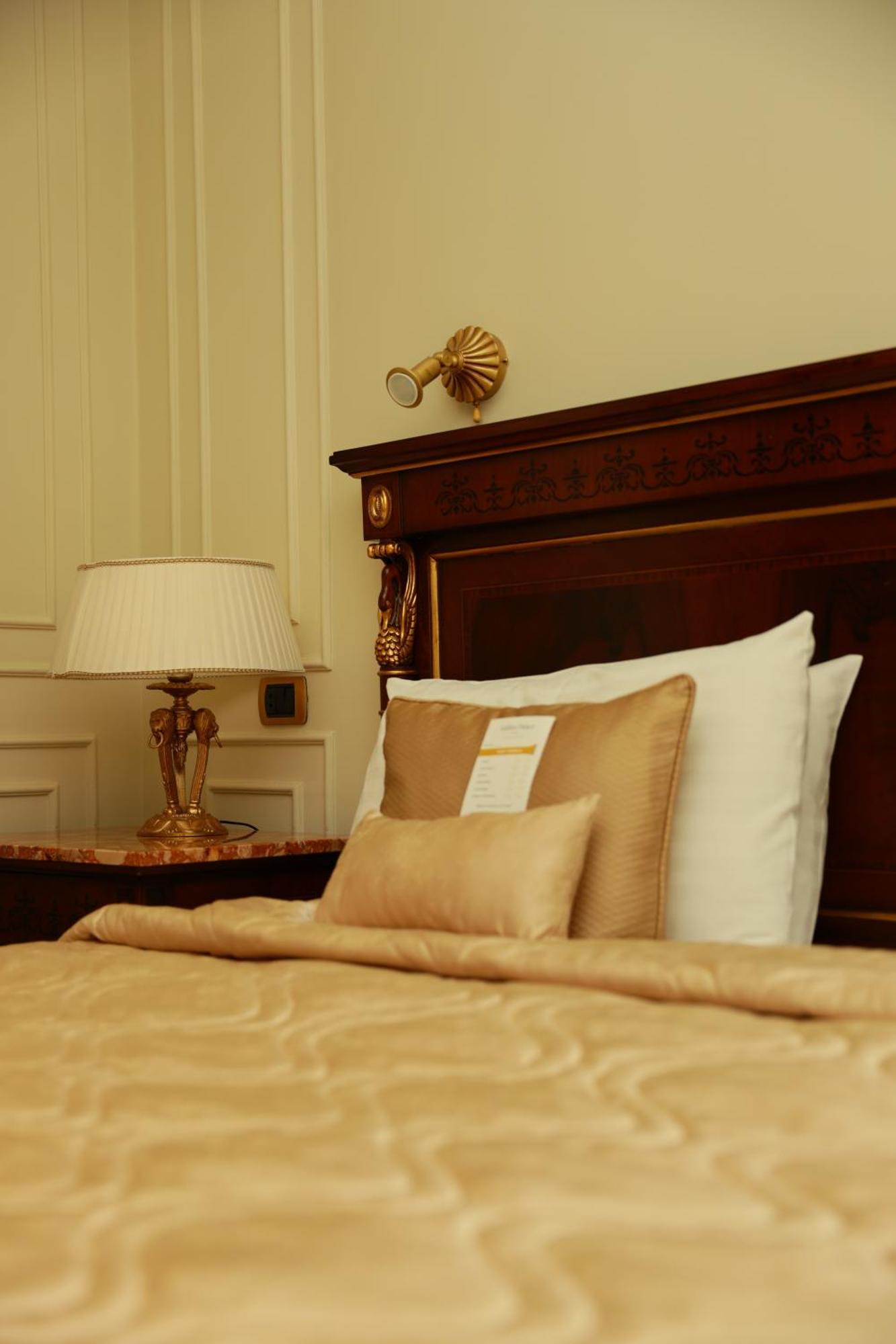 Golden Palace Hotel Γιερεβάν Εξωτερικό φωτογραφία