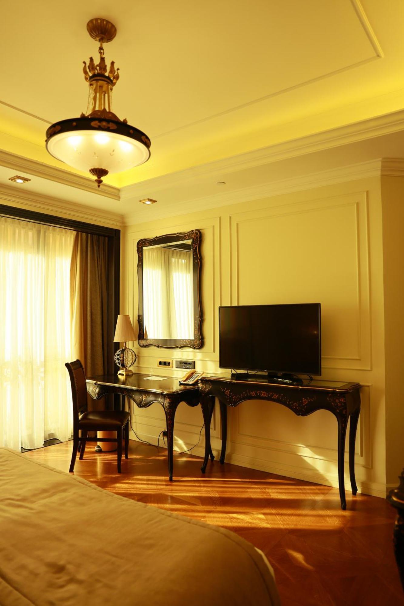 Golden Palace Hotel Γιερεβάν Εξωτερικό φωτογραφία